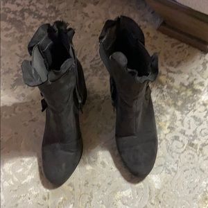 Gray boots- great shape